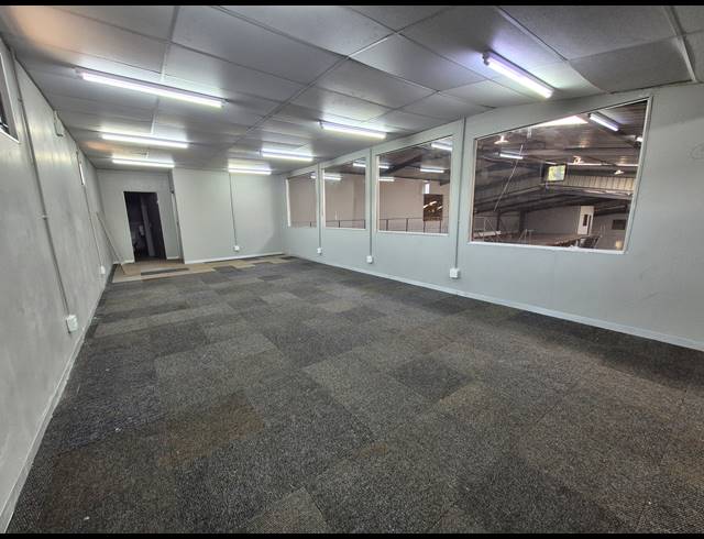 5,500M² WAREHOUSE FOR SALE IN WADEVILLE